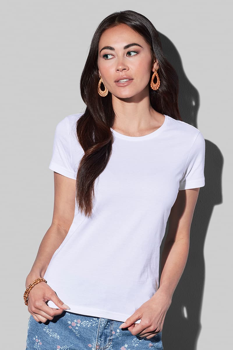 Classic-T Organic Fitted - Camiseta con cuello redondo para mujeres model 1