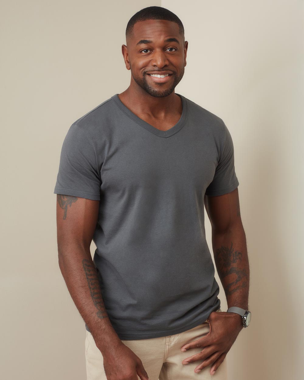ST9010 - Ben V-neck