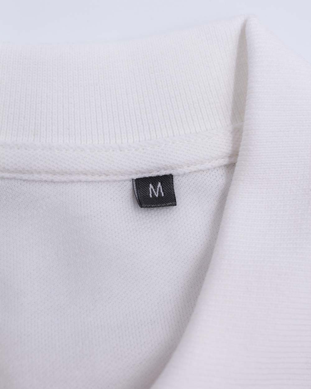 woven size label in neckline