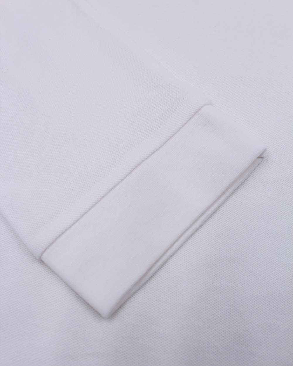 elastic cuffs on sleeves