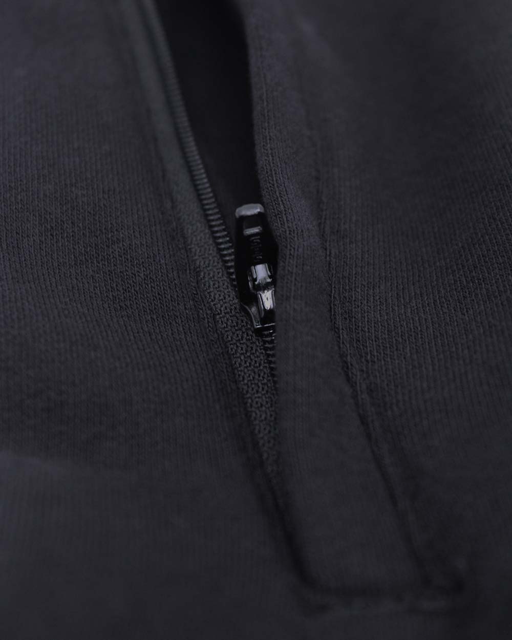 side pockets with metal zippers (nickel-free)